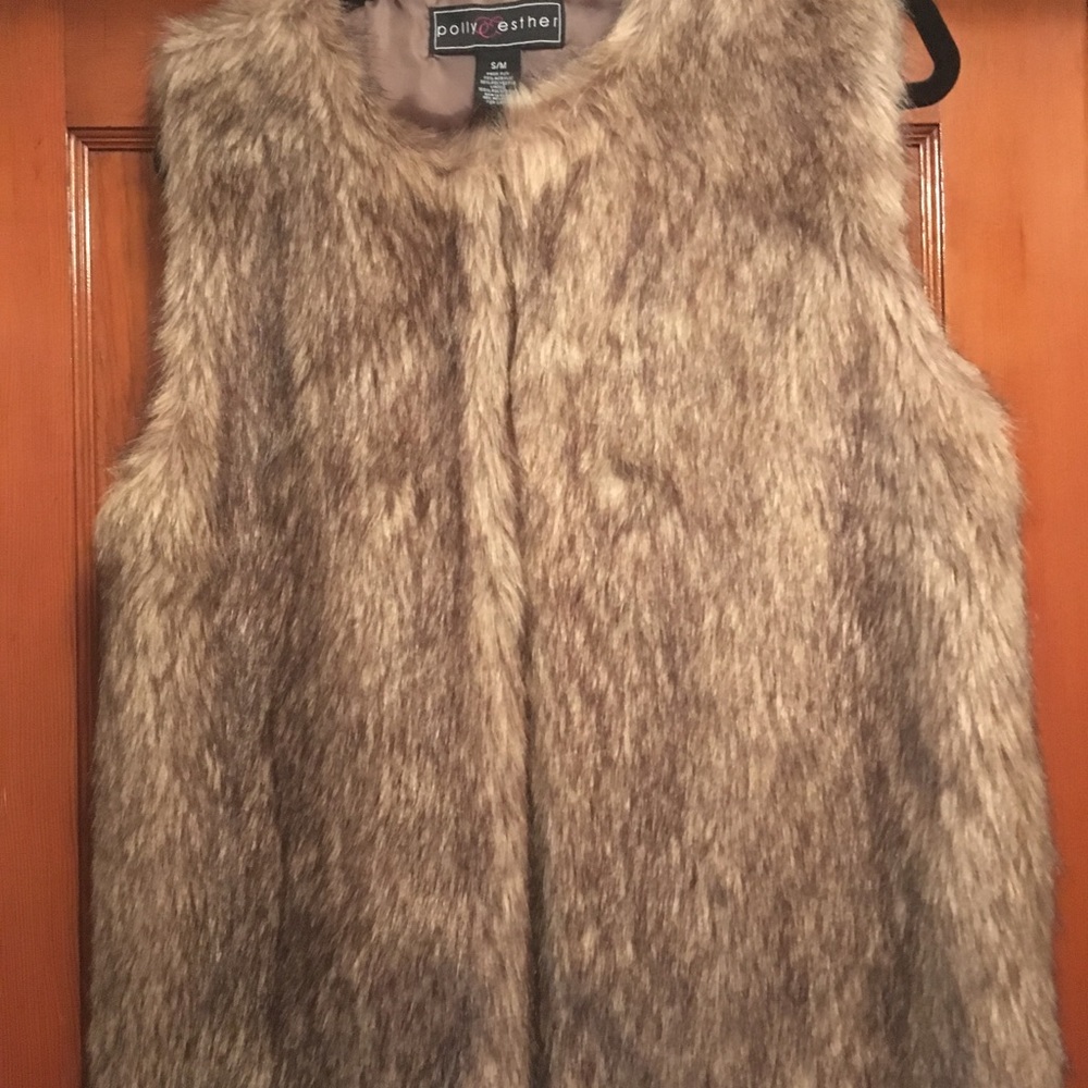 Polly & Esther Faux Fur Vest S/M - like new NT